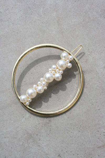 AMBER SCEATS Emilie Hair Clip Pearls