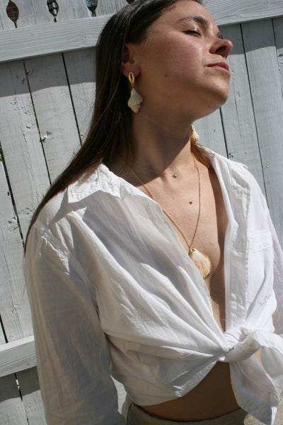 AMBER SCEATS Amelia Earrings Natural Shell